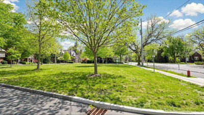 3 Oakwood Place • Hamilton, ON photo 2