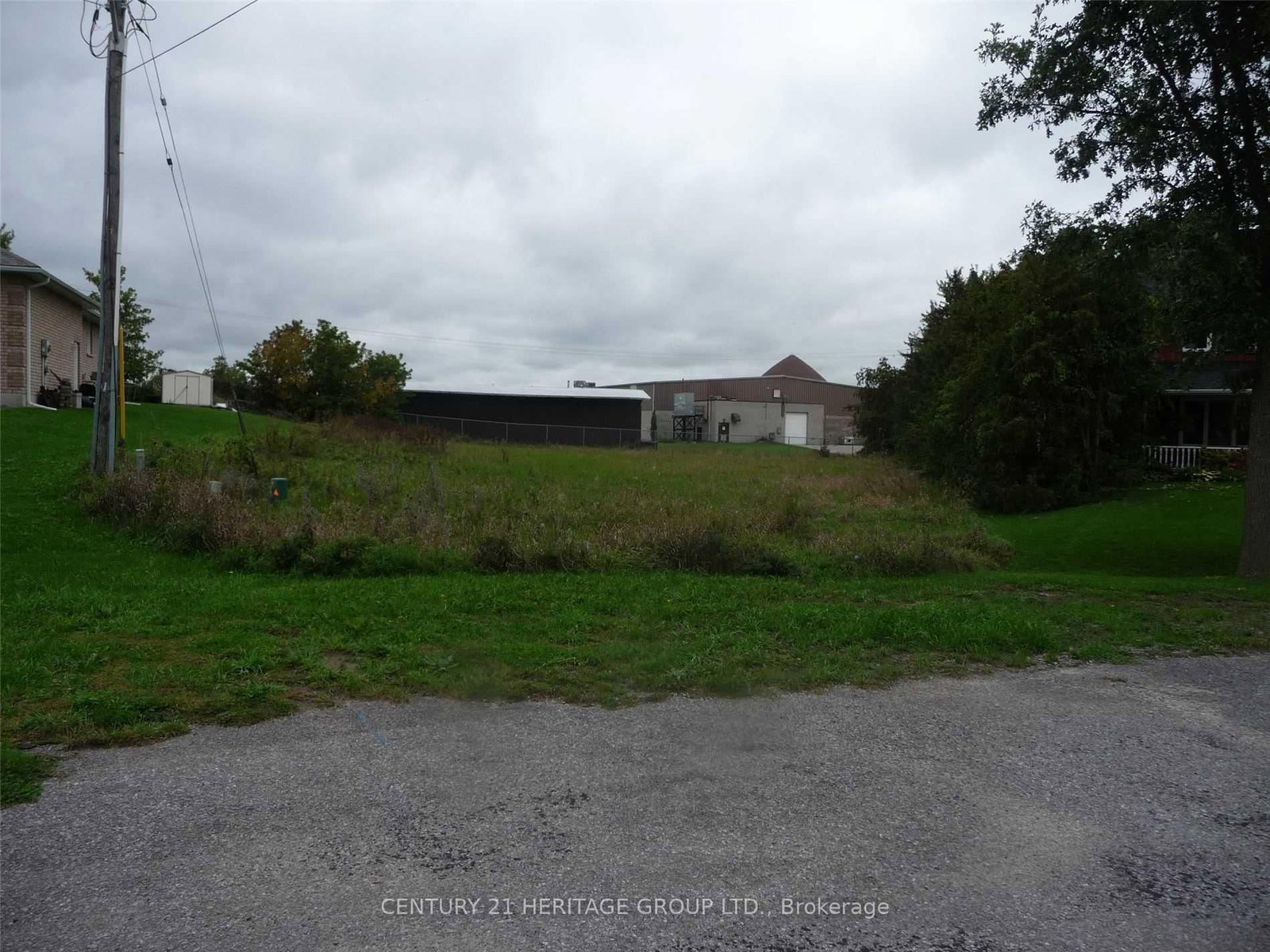 33 Grant Drive • Kawartha Lakes, ON photo 1