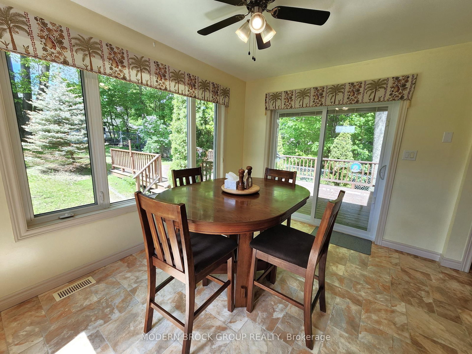 382 W PEARL Street • Brockville, ON photo 17