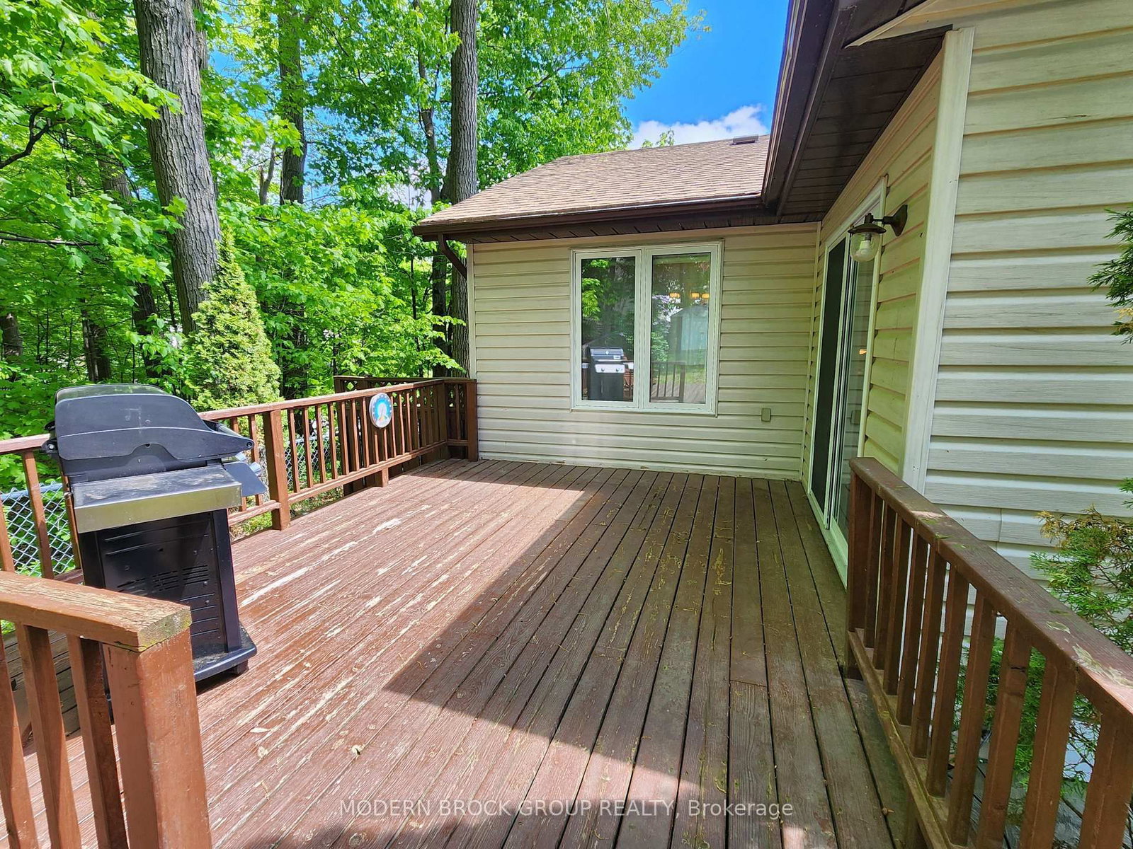 382 W PEARL Street • Brockville, ON photo 18