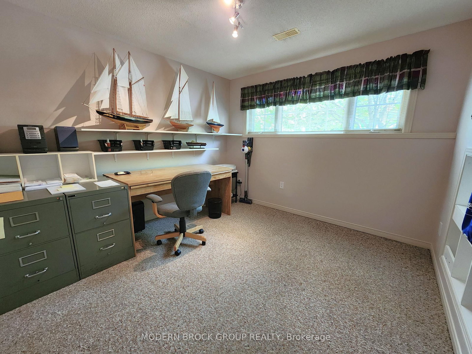 382 W PEARL Street • Brockville, ON photo 40
