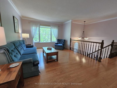 382 W PEARL Street • Brockville, ON photo 8