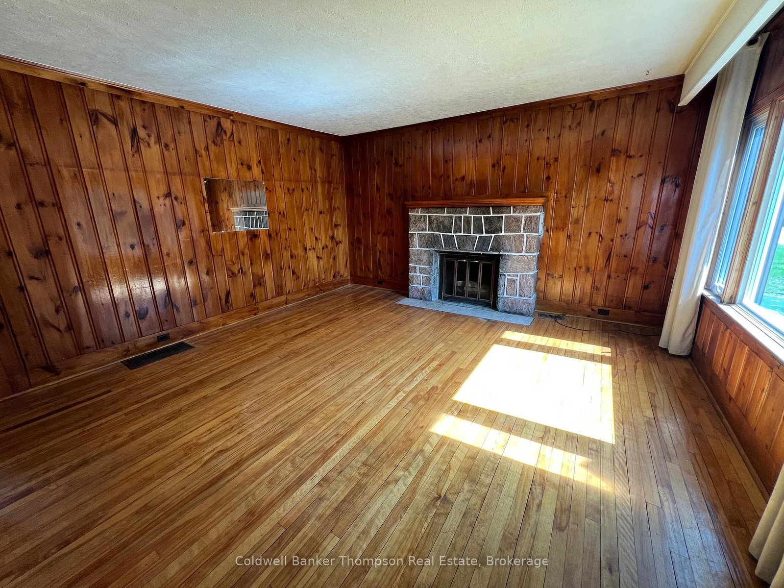 37 Eagle Lake Road • South River, ON photo 10