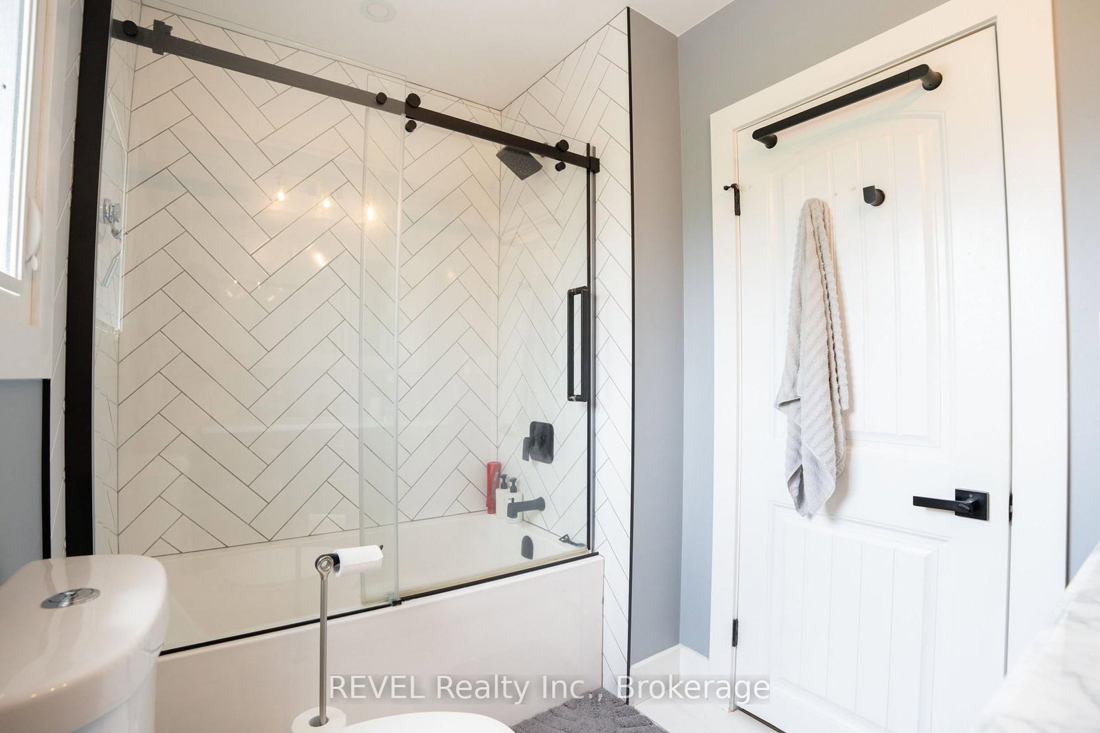 34 Bloomfield Avenue • St. Catharines, ON photo 25