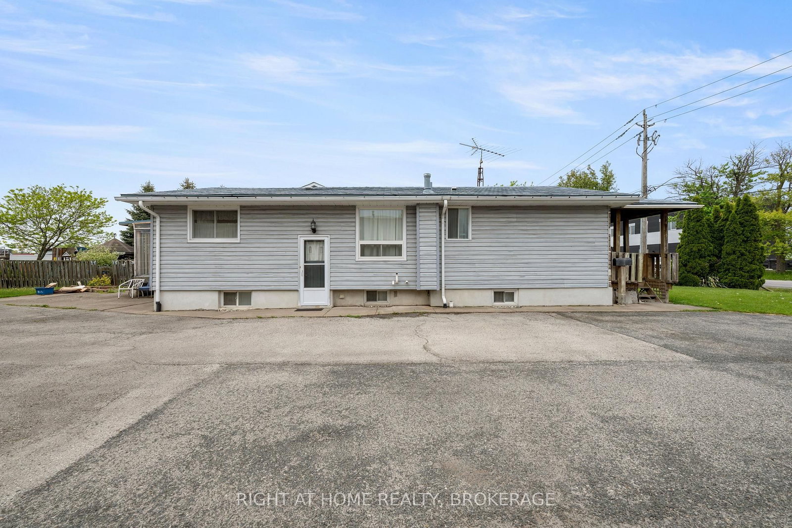 133 Quaker Road • Welland, ON photo 8