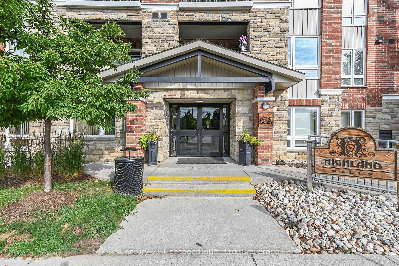 625 St David Street S, Unit 407 - Photo 3