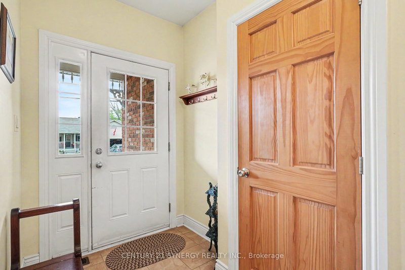 408 Brock Street E