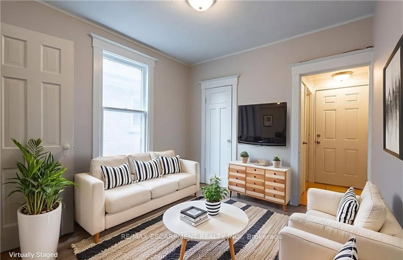 home for lease on 3-89 Carrick Avenue