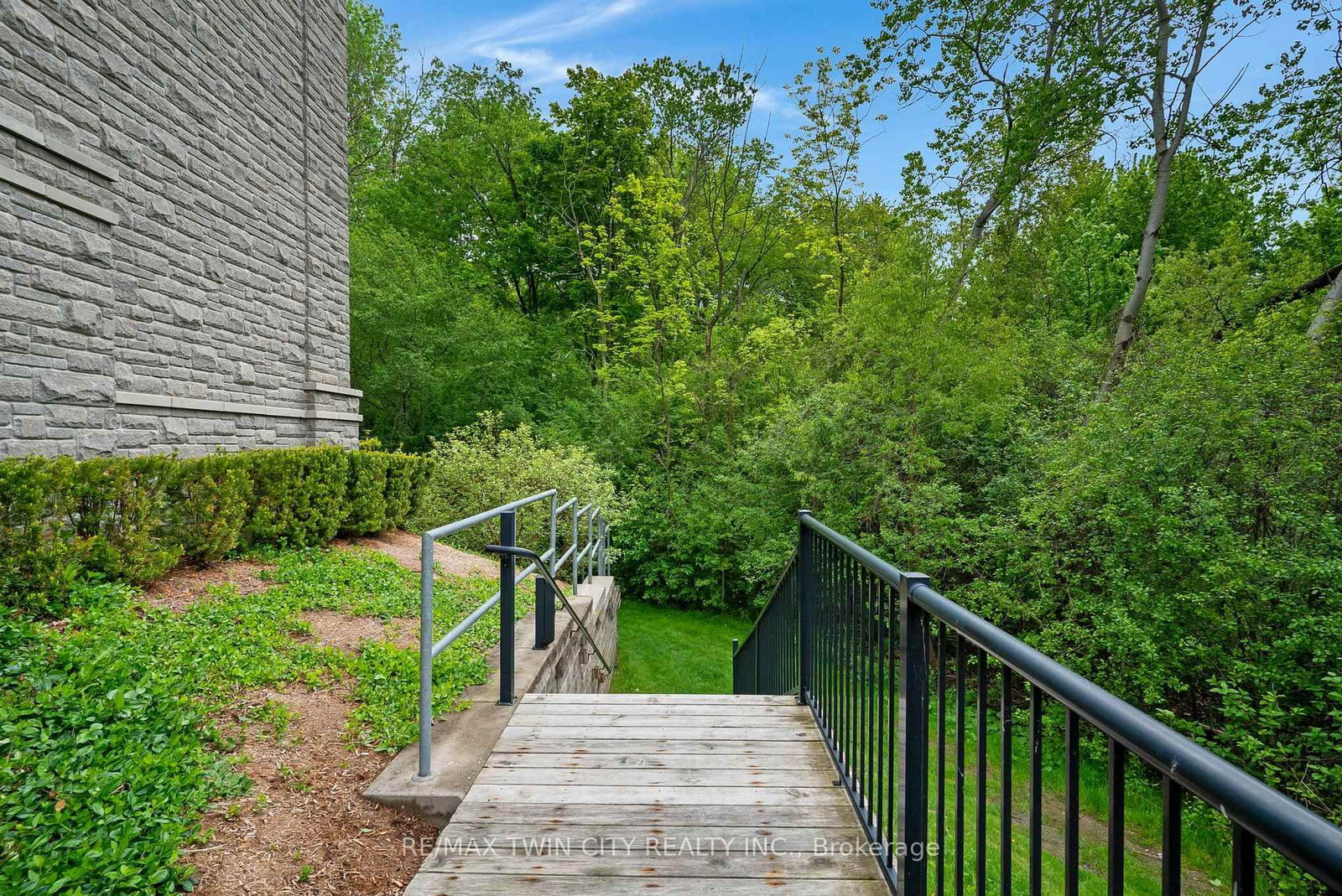 50 Bryan Court, Unit LL06 - Photo 31
