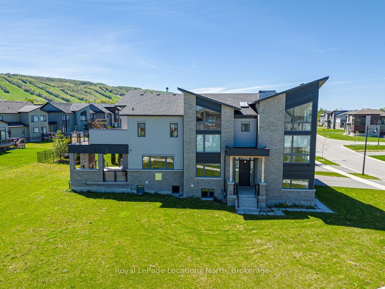 117 Cattail Crescent • Blue Mountains, ON photo 2