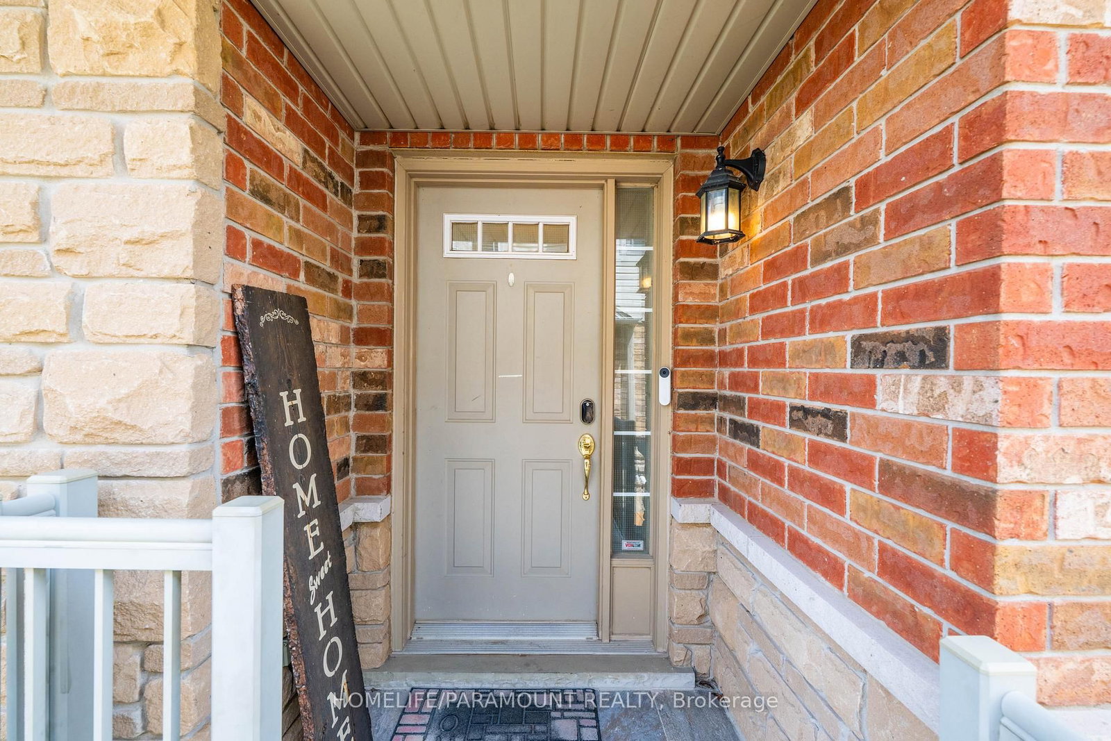51 Voyager Pass • Hamilton, ON photo 4