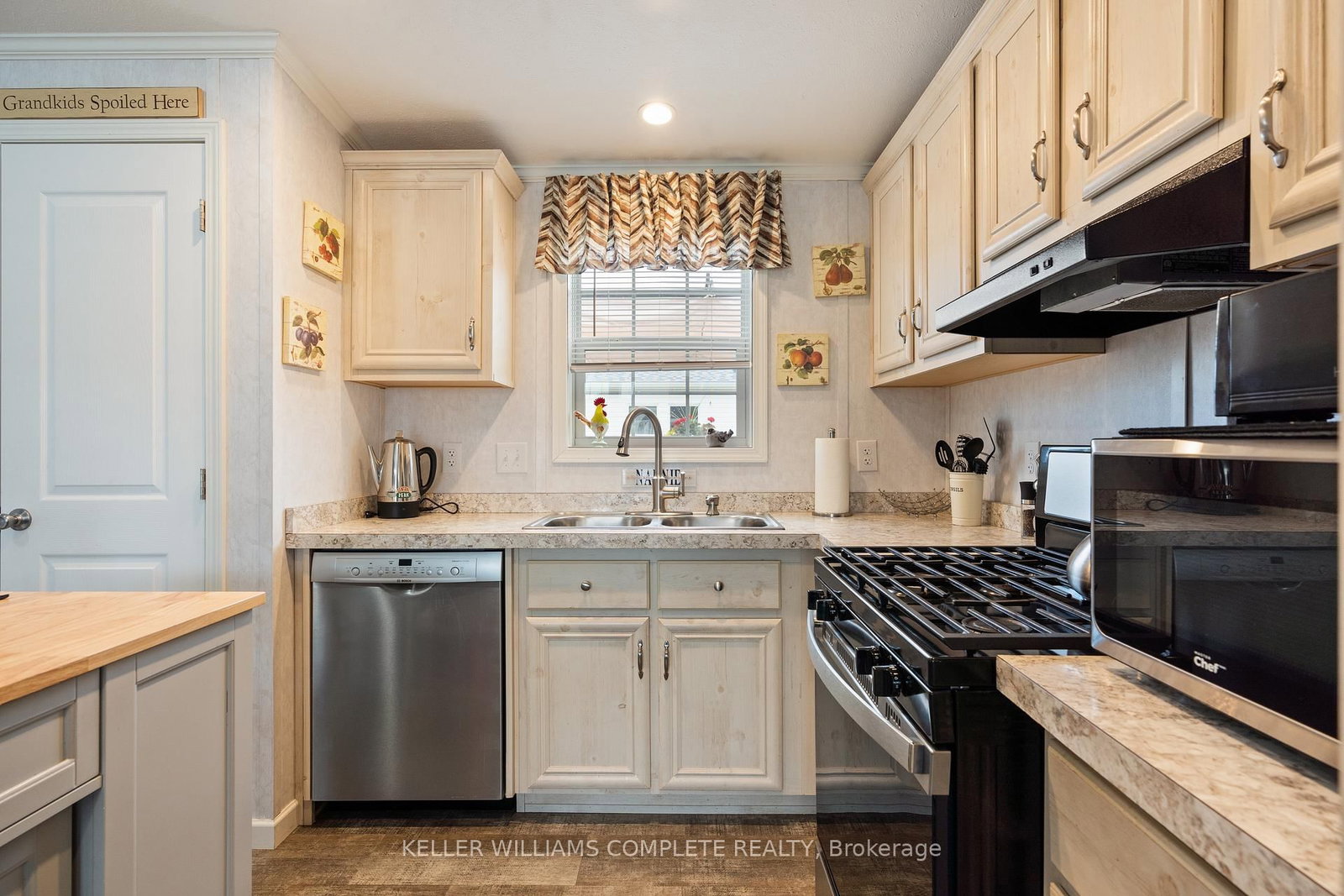 22 Copper Beech Drive • Haldimand, ON photo 10