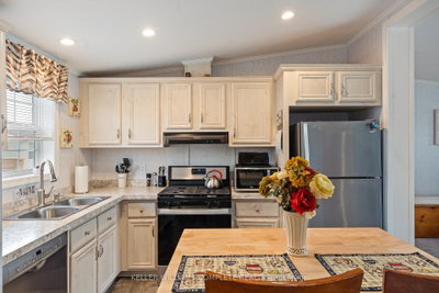 22 Copper Beech Drive • Haldimand, ON photo 9