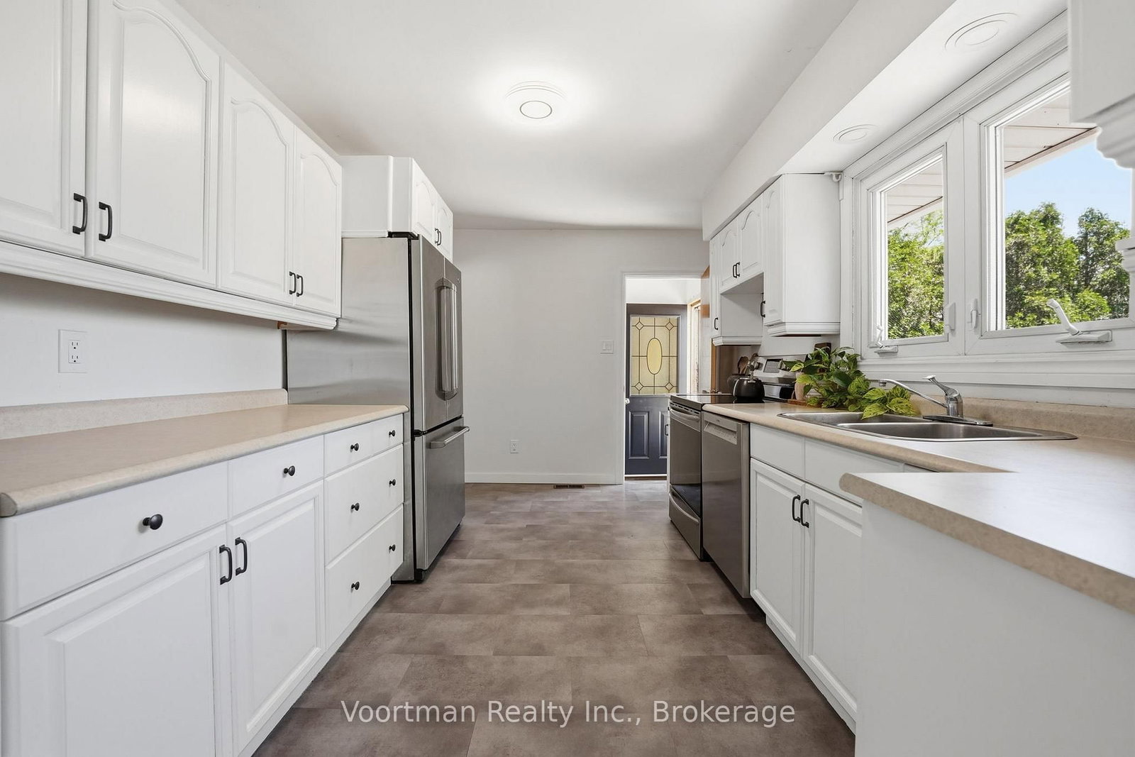 9141 White Church Road W - Photo 4