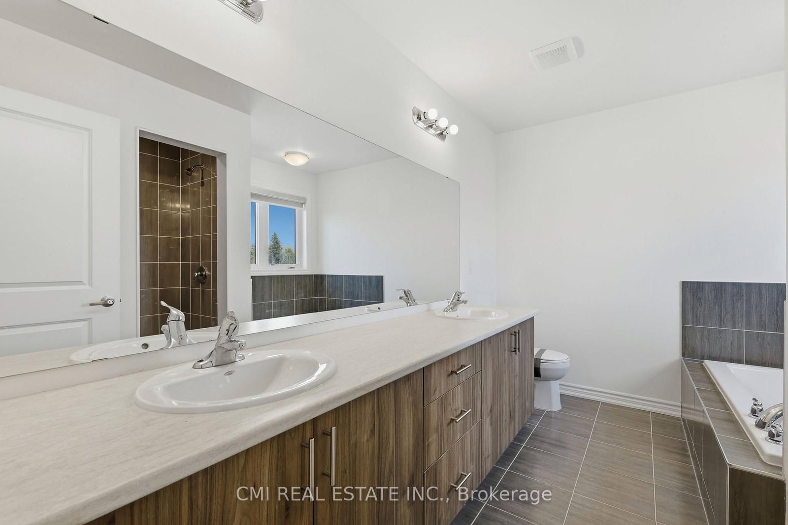 20 Hillcroft Way • Kawartha Lakes, ON photo 34