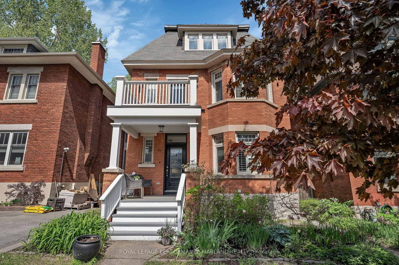home for sale on 31 Willard Street
