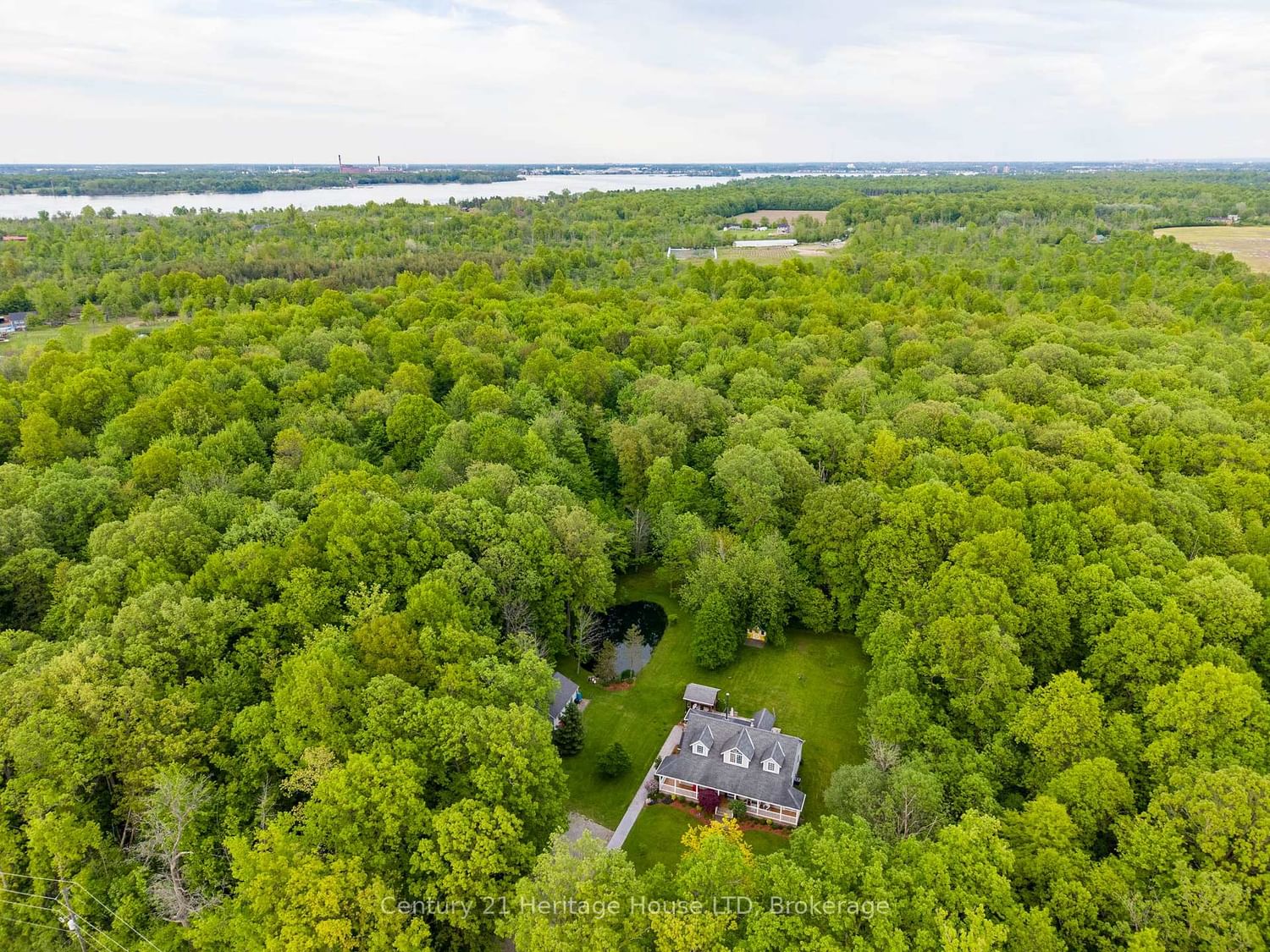 2468 Sunset Drive • Fort Erie, ON photo 2