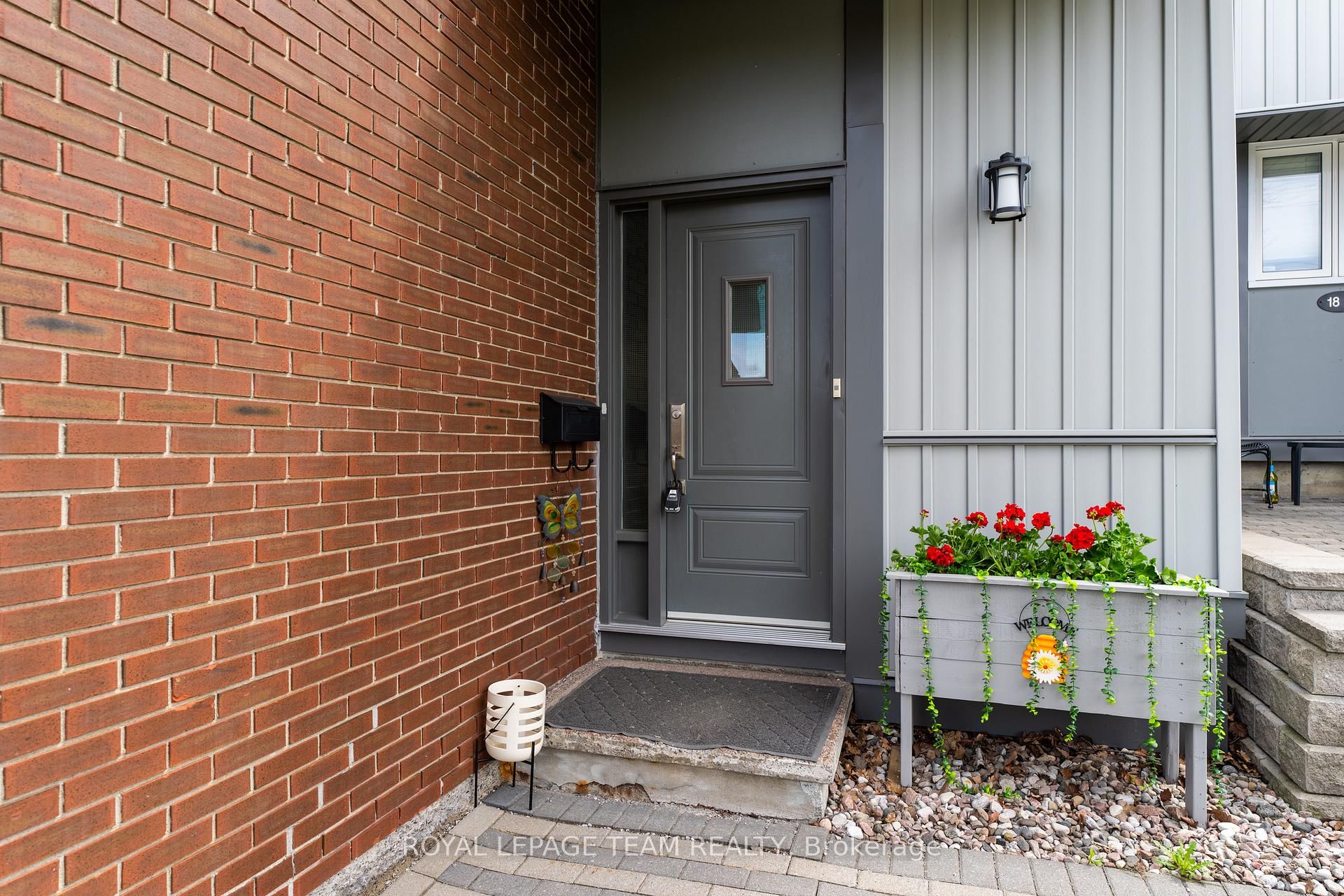 C - 18 Benlea Drive, Ottawa, ON — photo 4