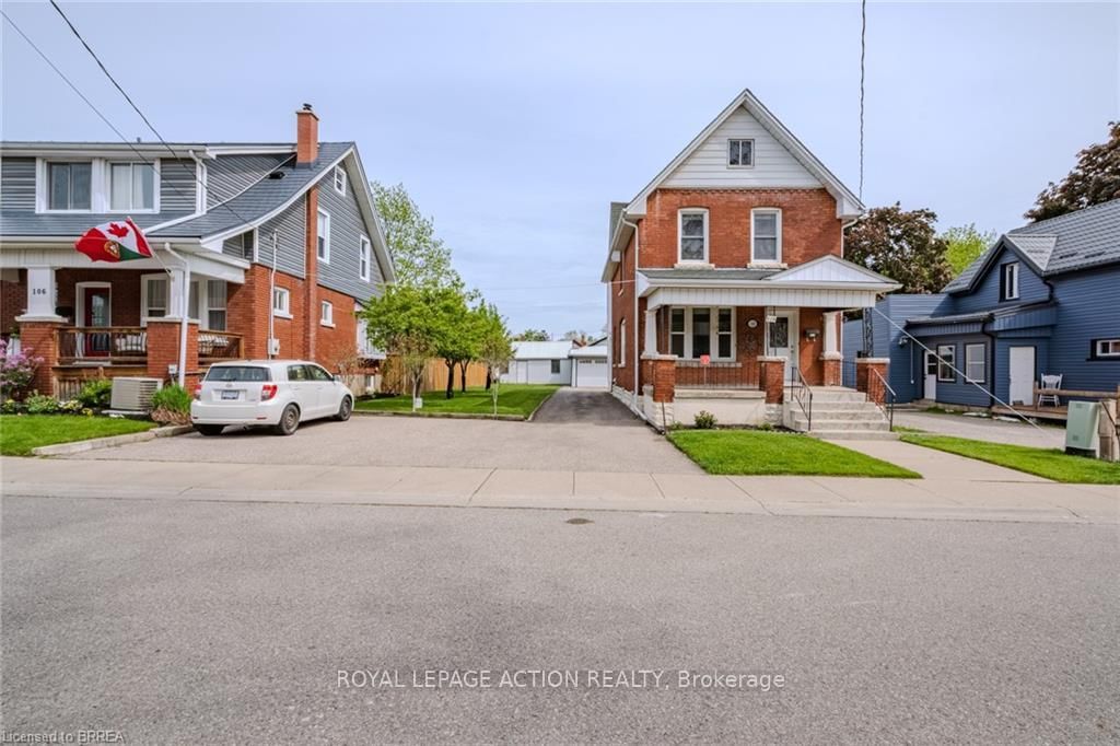 Semi-Detached House sold at 110 Arthur Street, Brantford, Ontario, N3S 3J4 - MLS: X13177412