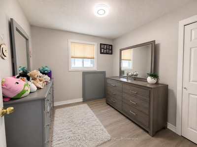 2842 MEADOWGATE Boulevard • London South, ON photo 9