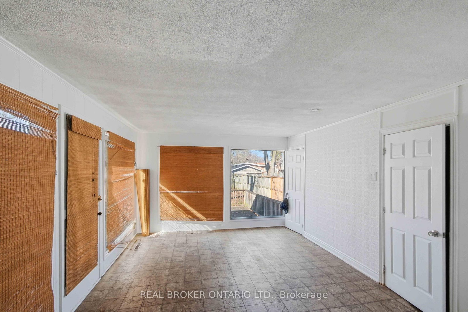 250 Macdonald Avenue • Belleville, ON photo 13