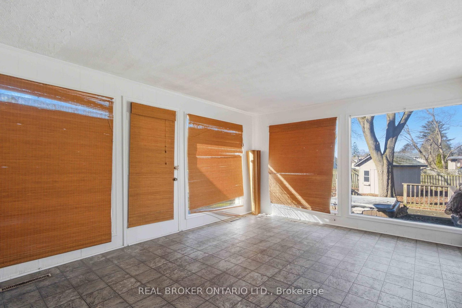 250 Macdonald Avenue • Belleville, ON photo 14