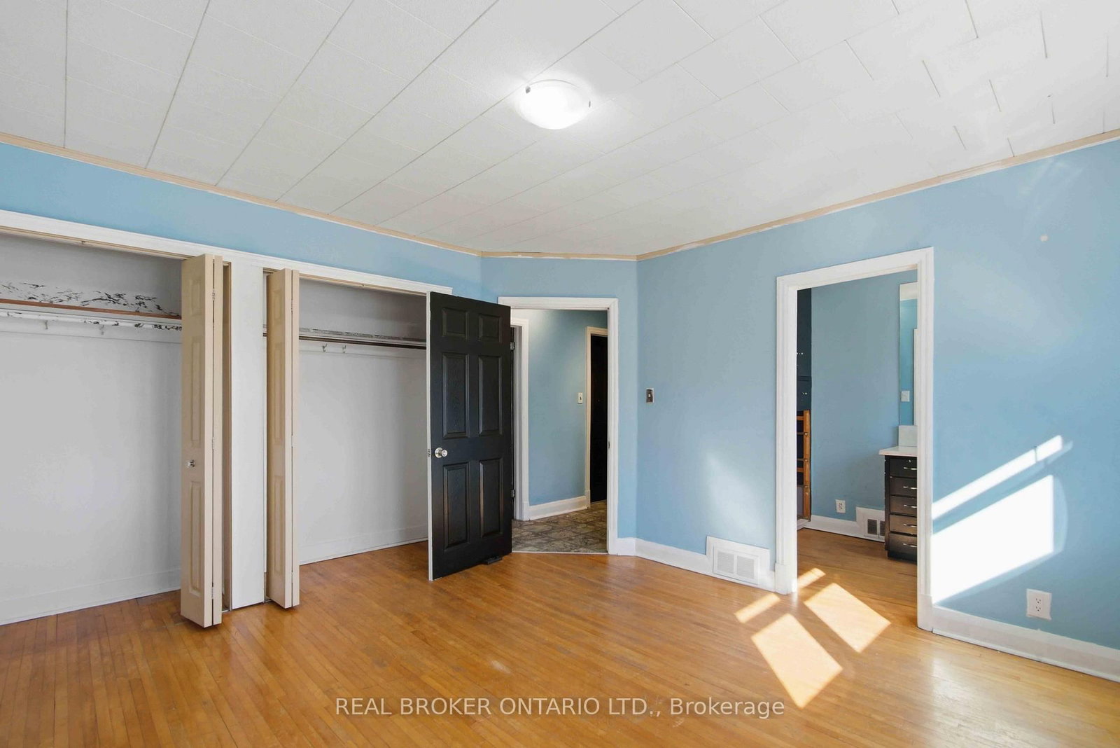 250 Macdonald Avenue • Belleville, ON photo 17