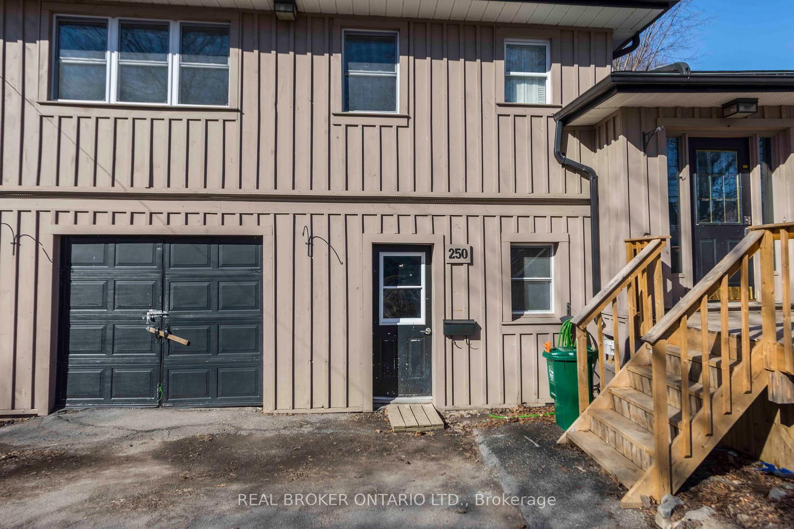 250 Macdonald Avenue • Belleville, ON photo 3