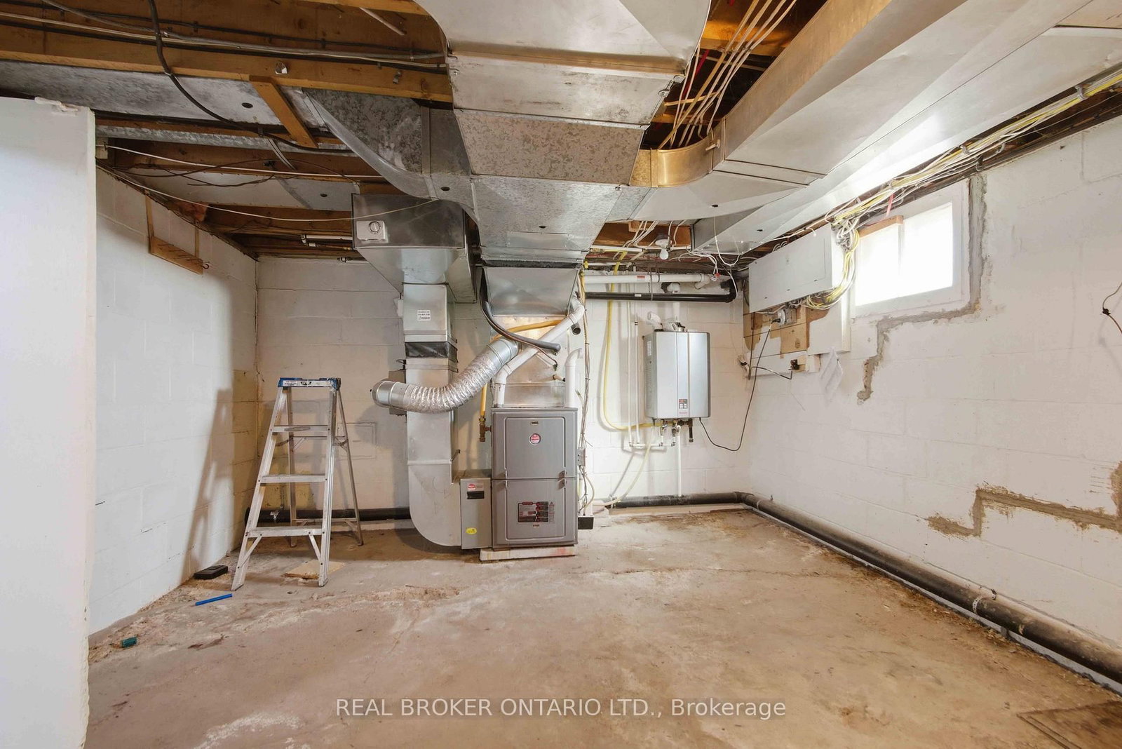 250 Macdonald Avenue • Belleville, ON photo 31