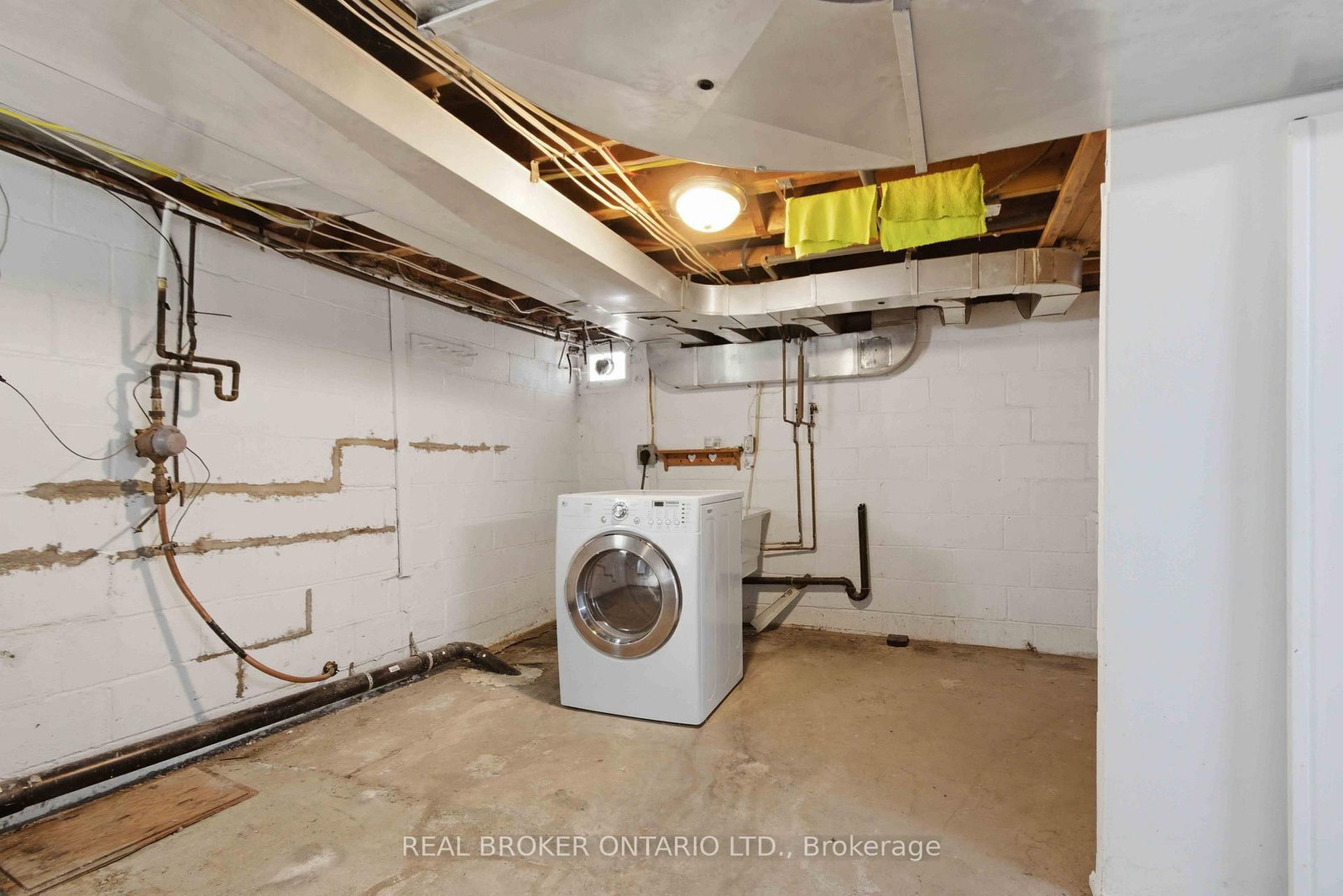 250 Macdonald Avenue • Belleville, ON photo 32