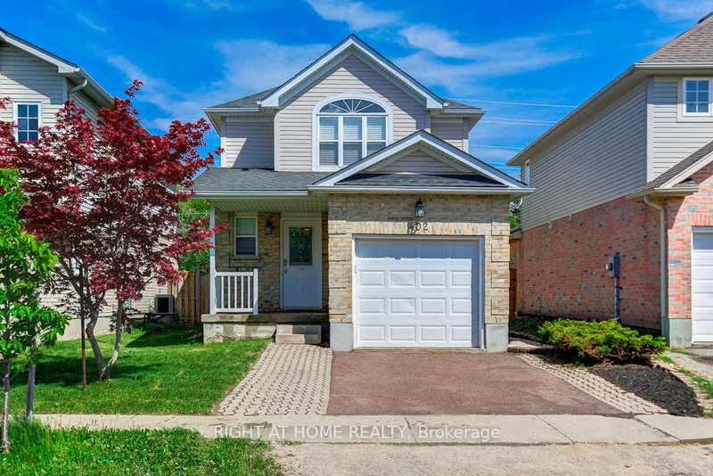 402 Lausanne Crescent