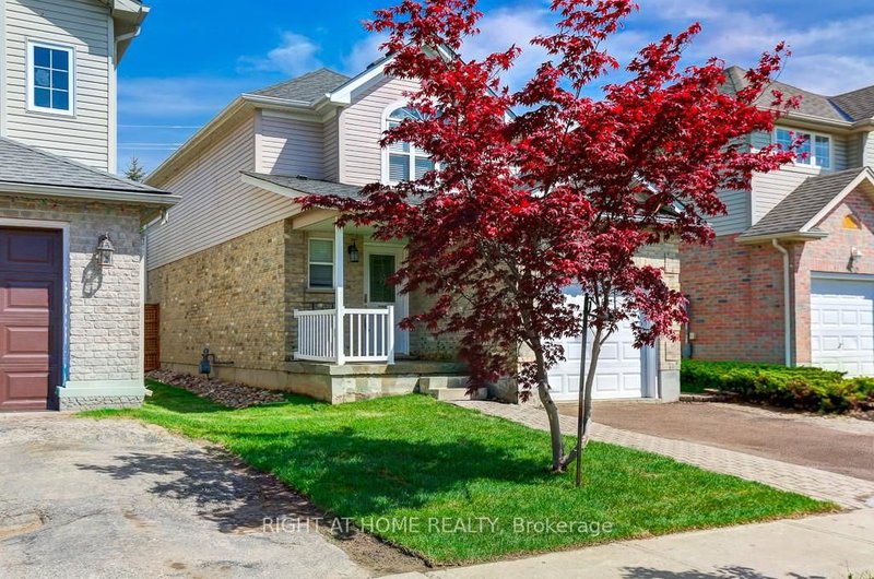 402 Lausanne Crescent