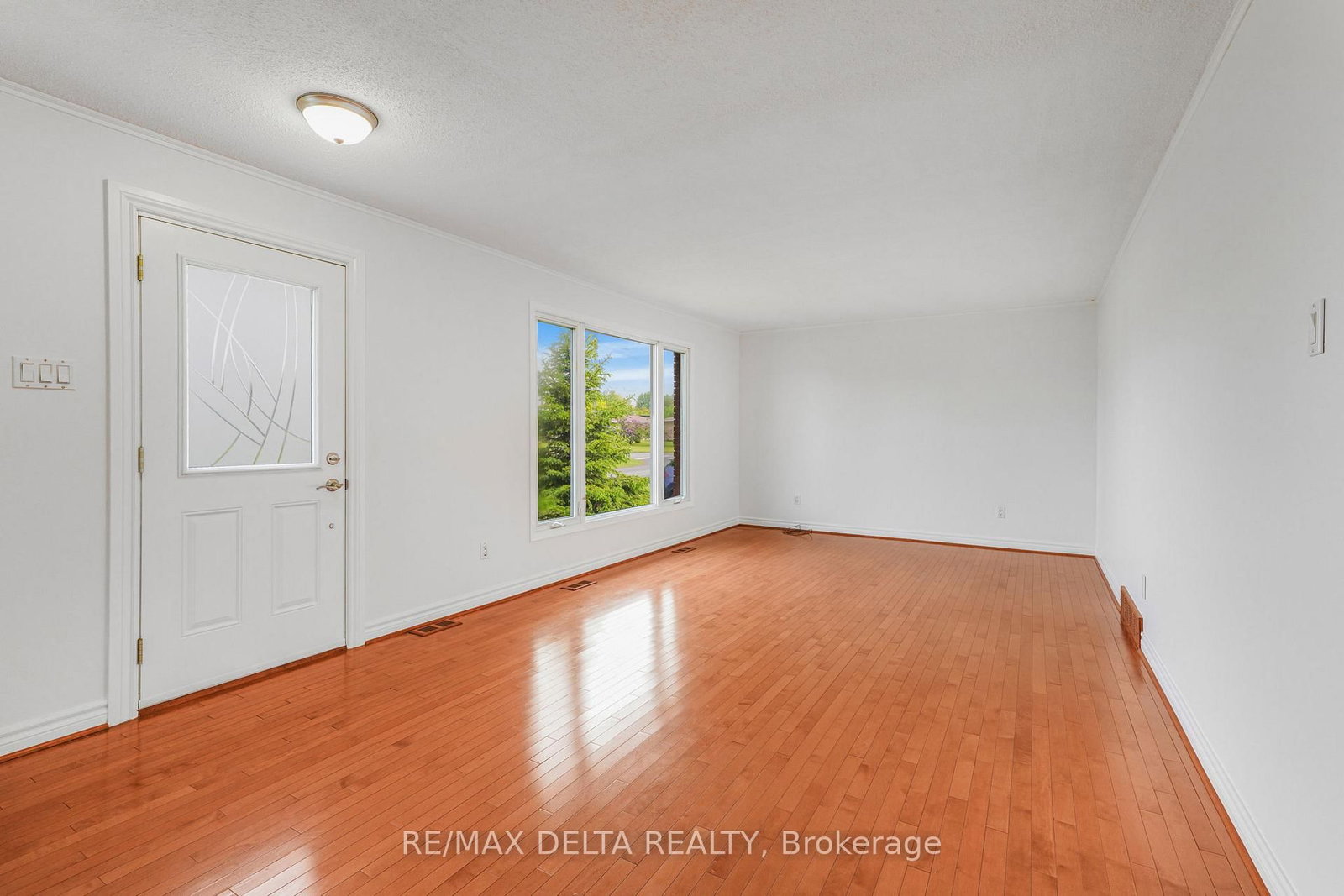 2022 Patricia Street • Clarence-Rockland, ON photo 3