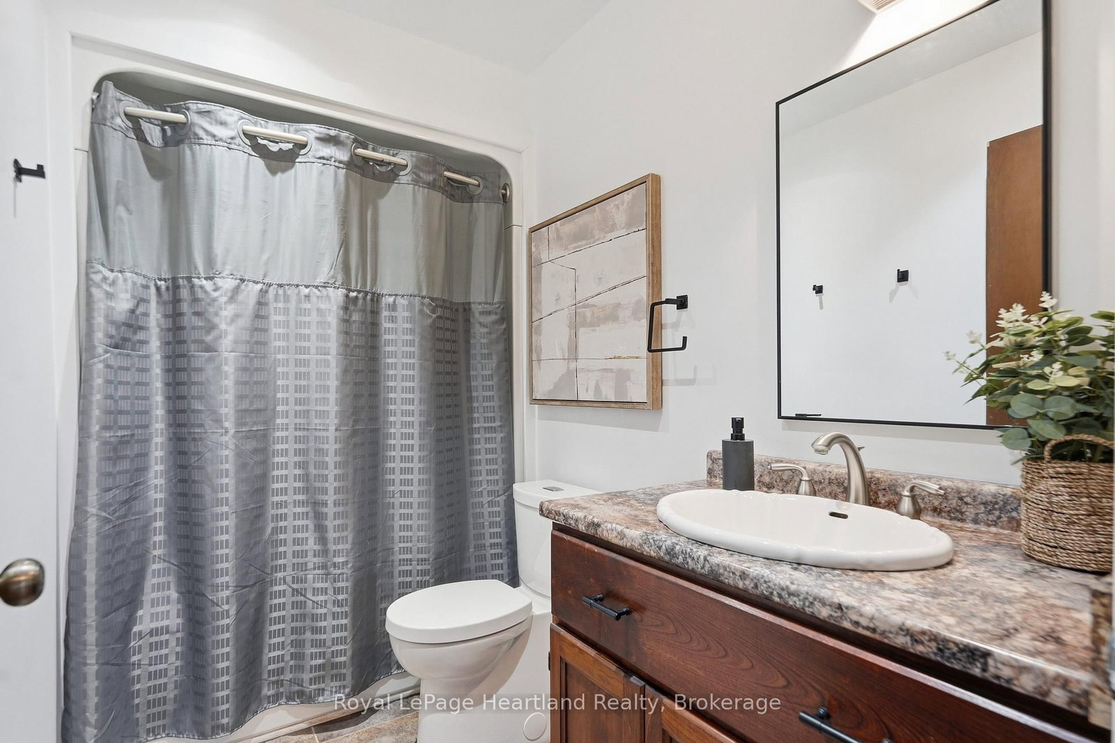 6 Alexander Street • Huron East, ON photo 18