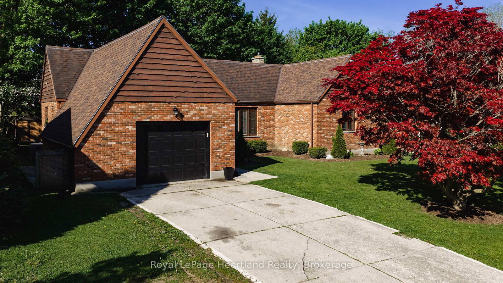 6 Alexander Street • Huron East, ON photo 2