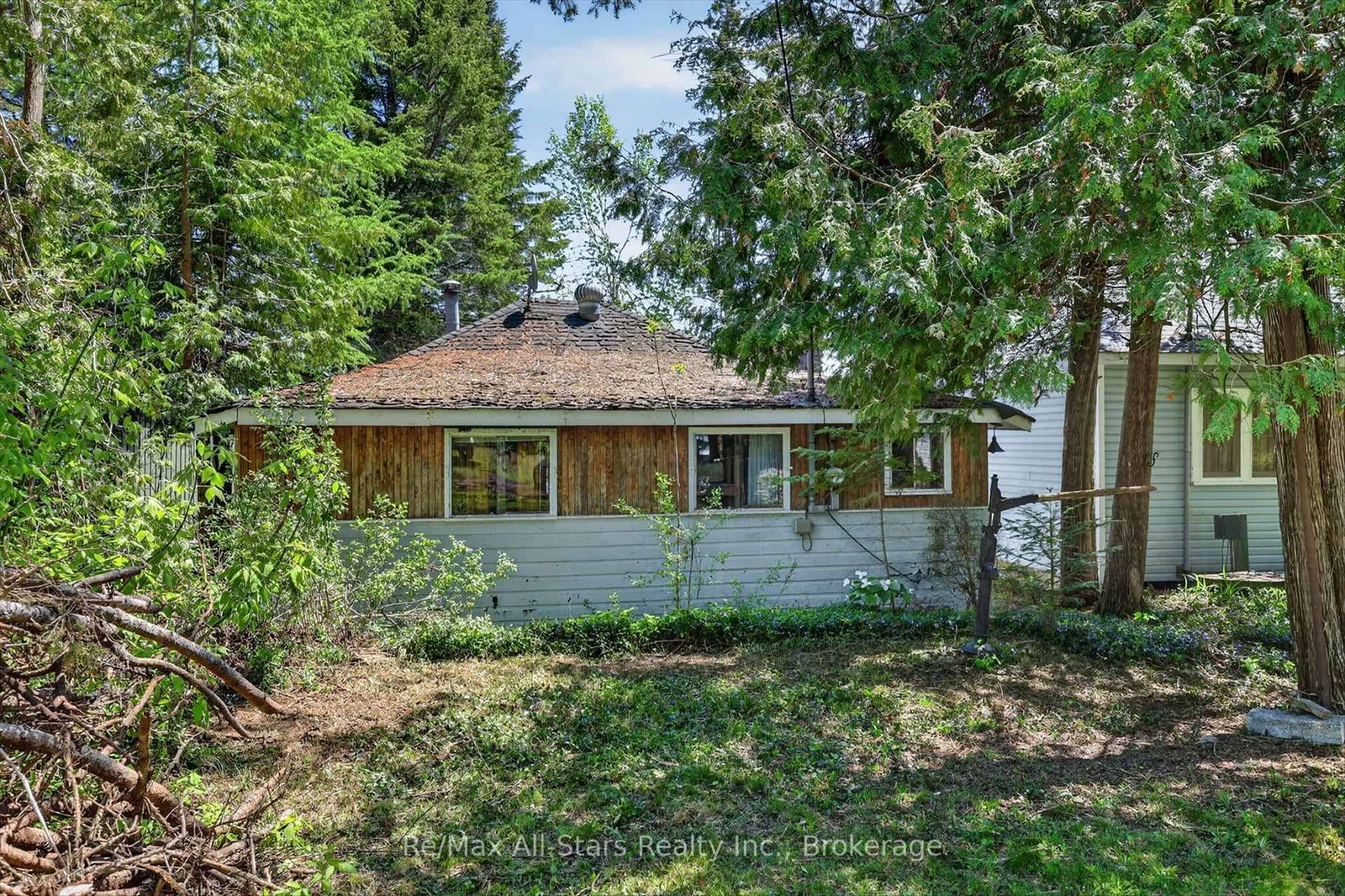 26 LAKE Street • Kawartha Lakes, ON photo 9