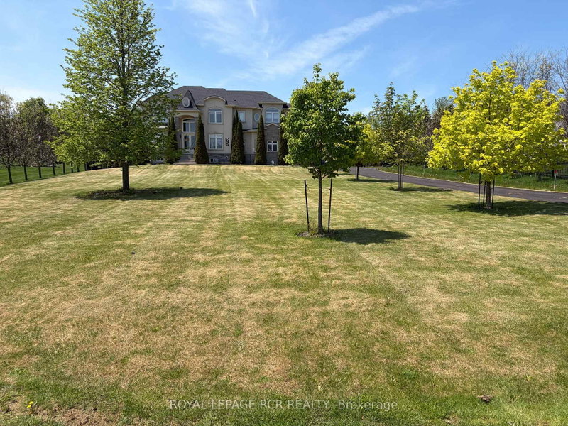 25 Brookhaven Crescent