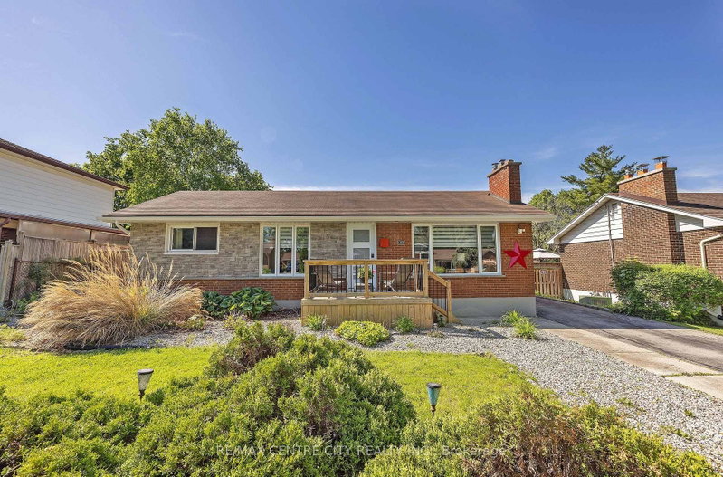 home for sale on 309 Panorama Crescent