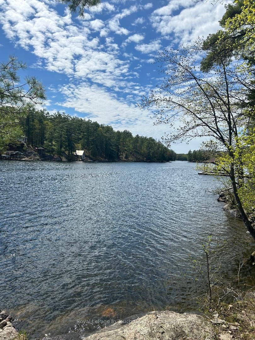 1 SR407 Severn River Shores • Muskoka Lakes, ON photo 13