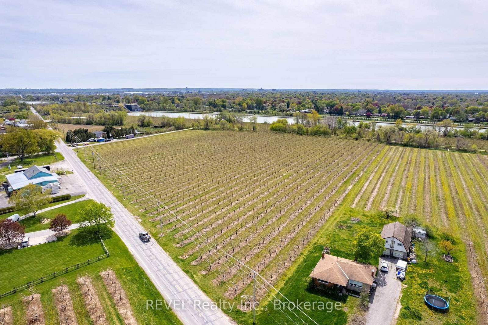 160 Read Road • St. Catharines, ON photo 1