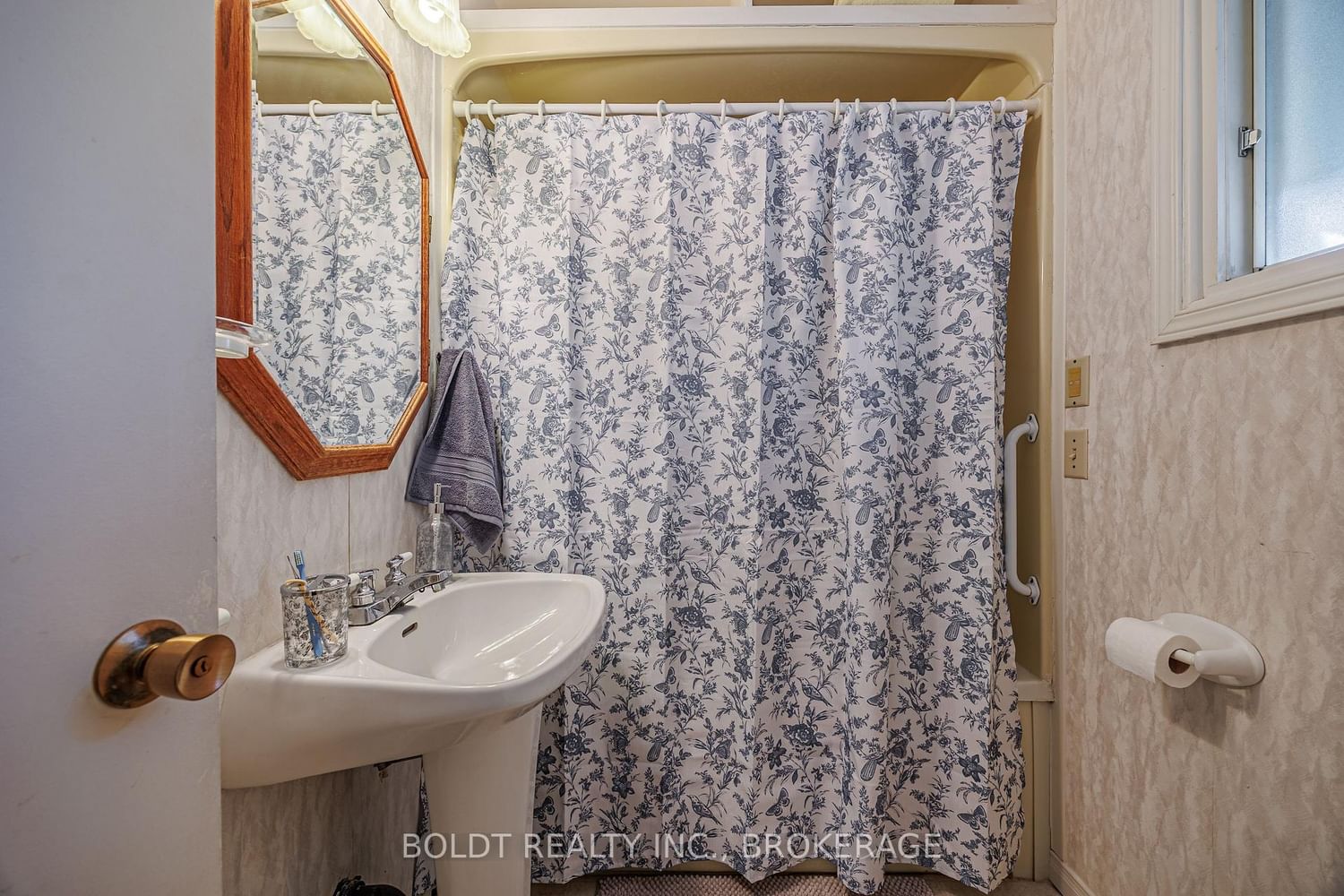 7 Mayholme Court • St. Catharines, ON photo 23