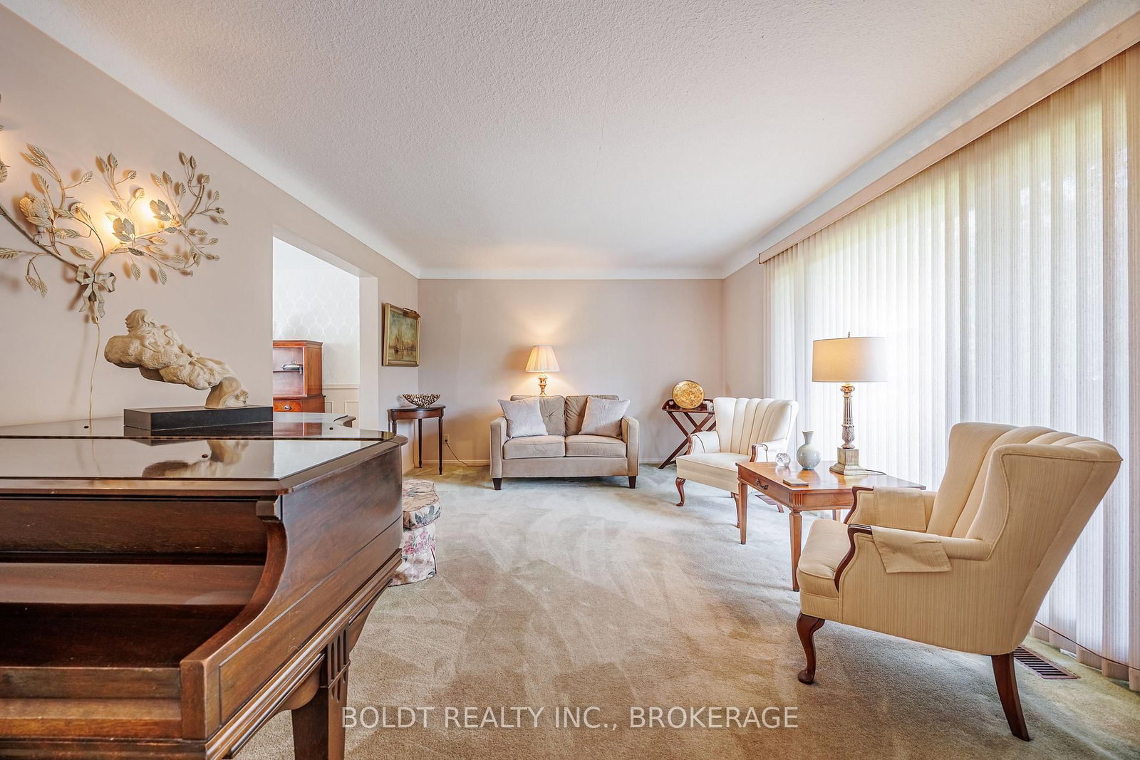 7 Mayholme Court • St. Catharines, ON photo 5