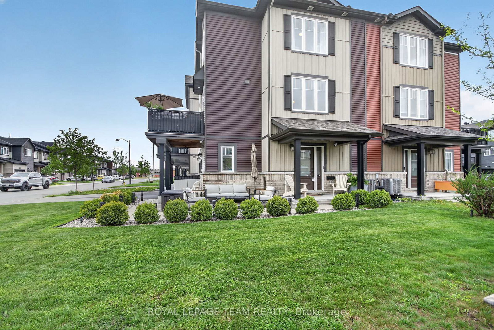 569 Clemency Crescent - Photo 4