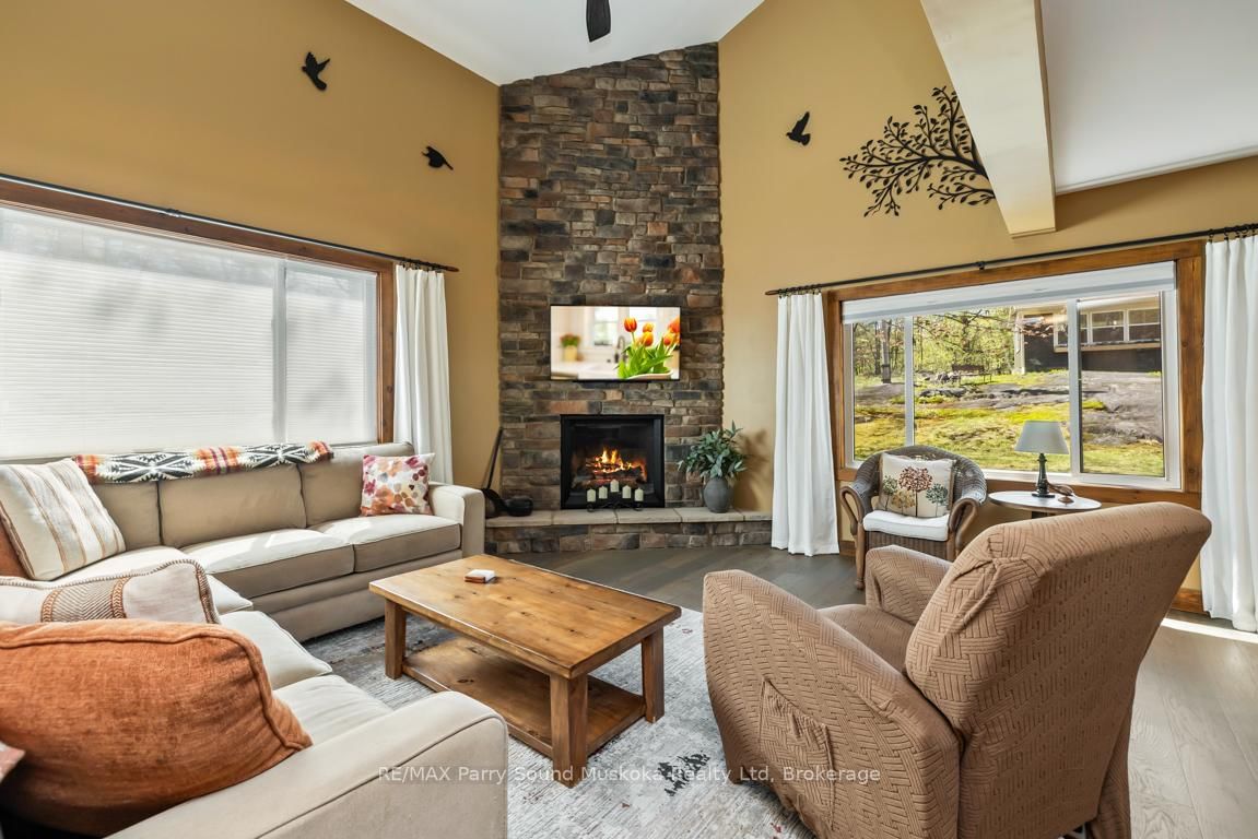 13 PENINSULA SHORES Road E • McDougall, ON photo 11