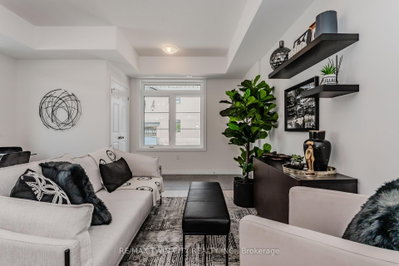 39 Lomond Lane • Kitchener, ON photo 5