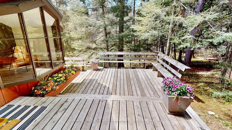 104 Hemlock Island