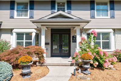 47 SHAVIAN Boulevard • London North, ON photo 3