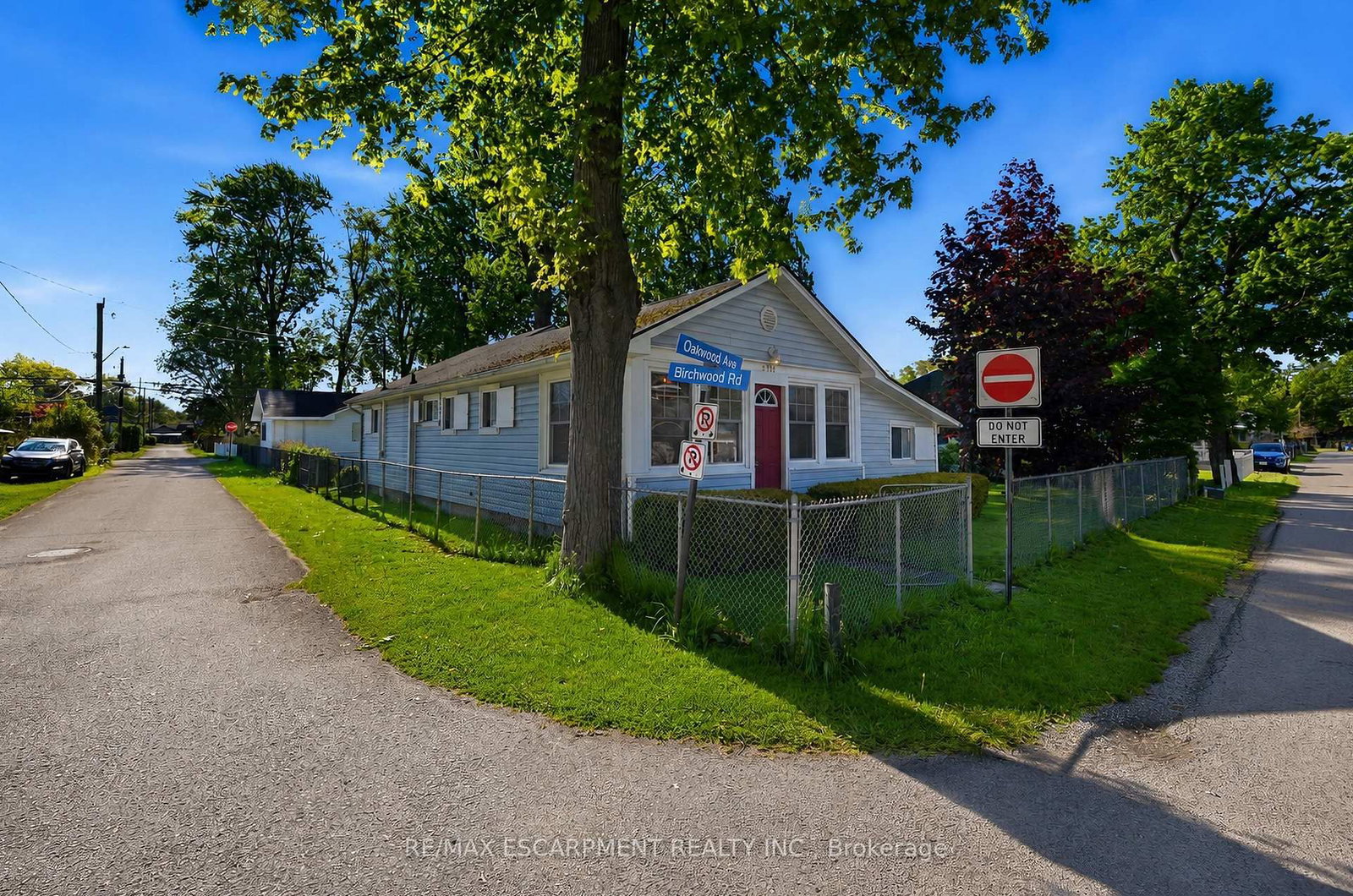 376 OAKWOOD Avenue • Fort Erie, ON photo 2