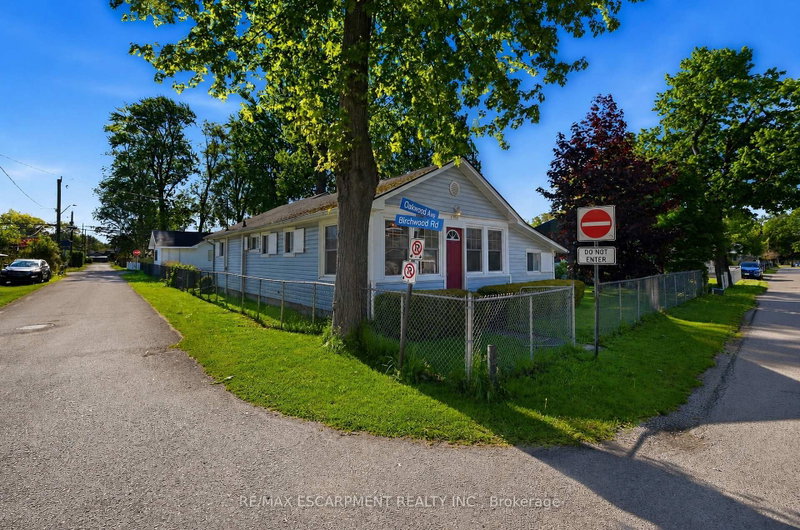 376 OAKWOOD Avenue