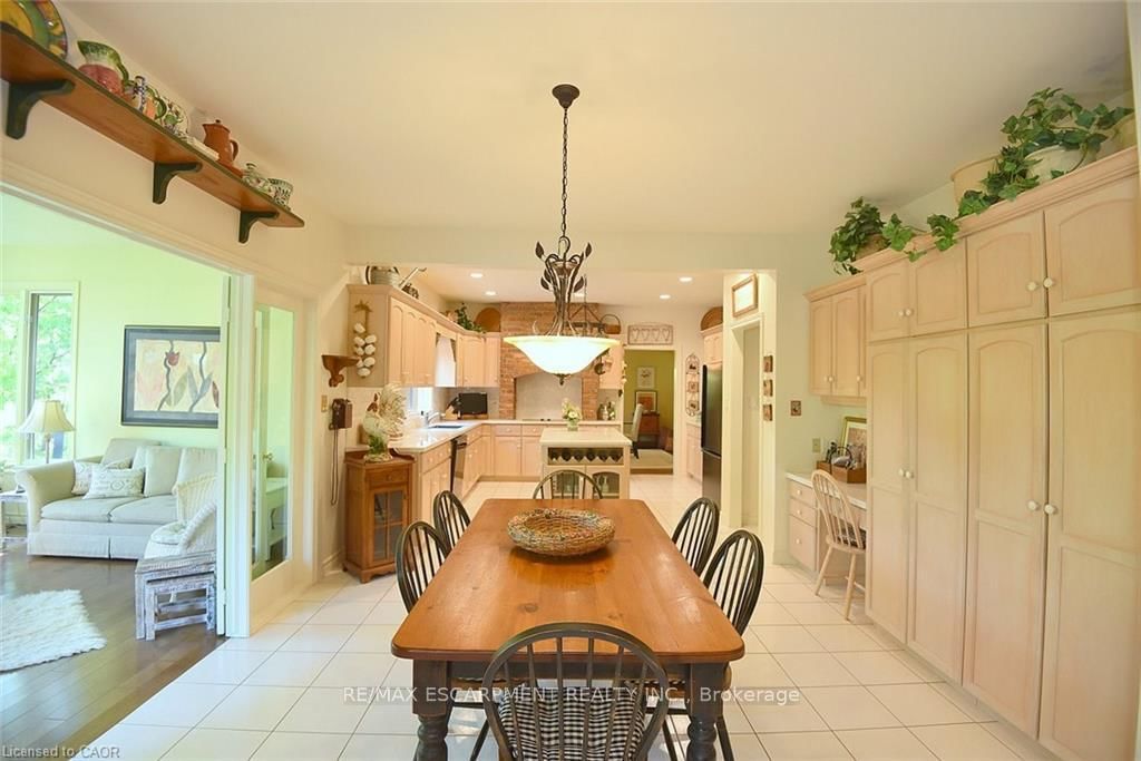 712 Robson Road • Hamilton, ON photo 11